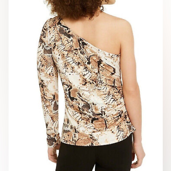 Host Pick 💙 INC Womens Brown Animal Print Asymmetrical Neckline Top XXL - Picture 2 of 5